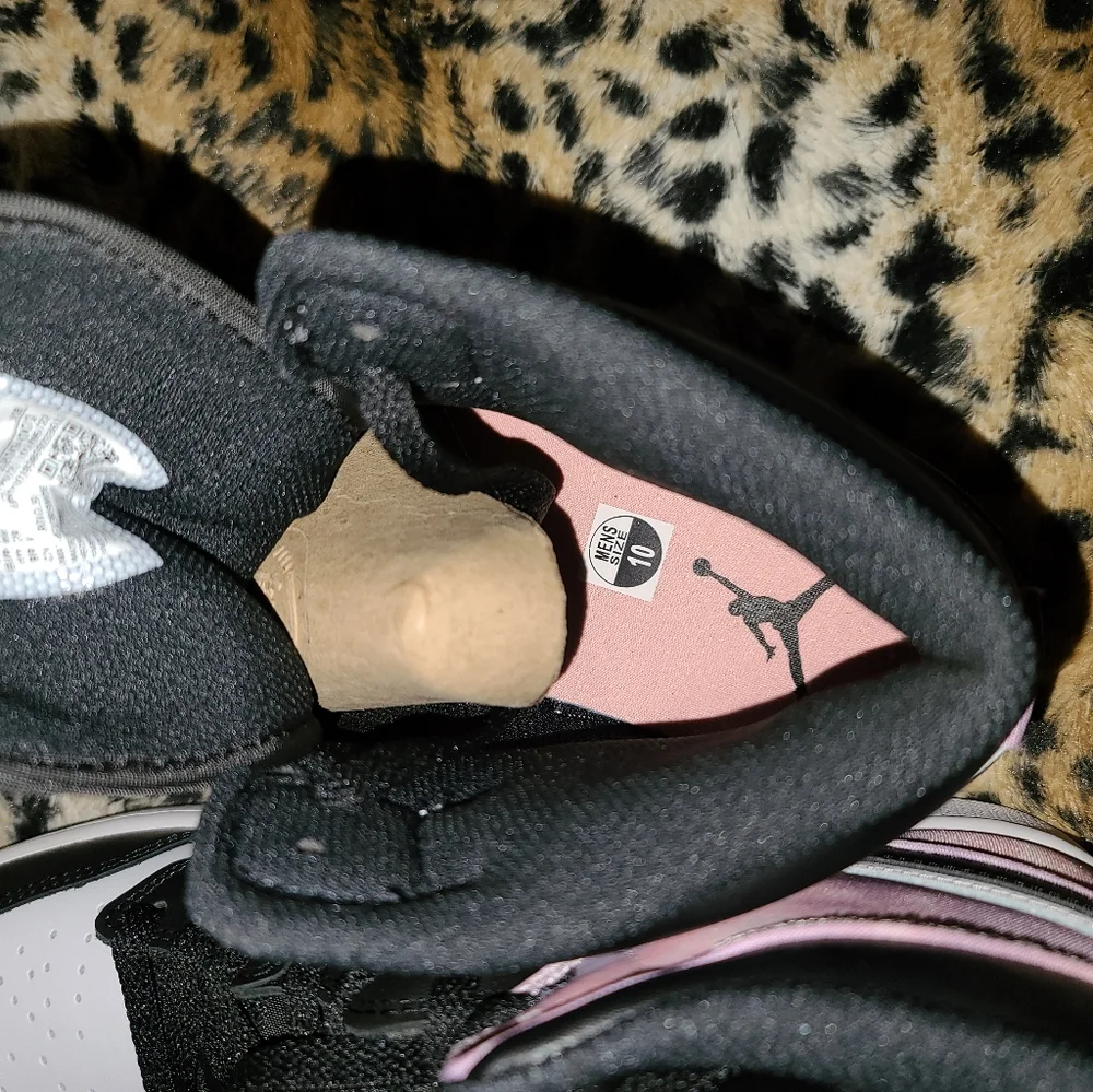 Jordan Sneakers - Picture 12 of 17